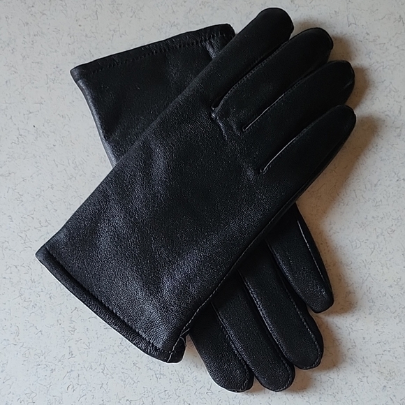 Accessories - Women's Black Leather Gloves